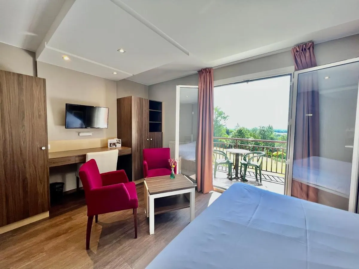 Hotel Les Bergeronnettes Champagneux 3*,